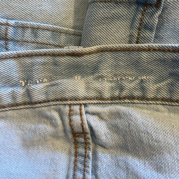 Old Navy Slouchy Straight Shorts - Picture 4 of 4